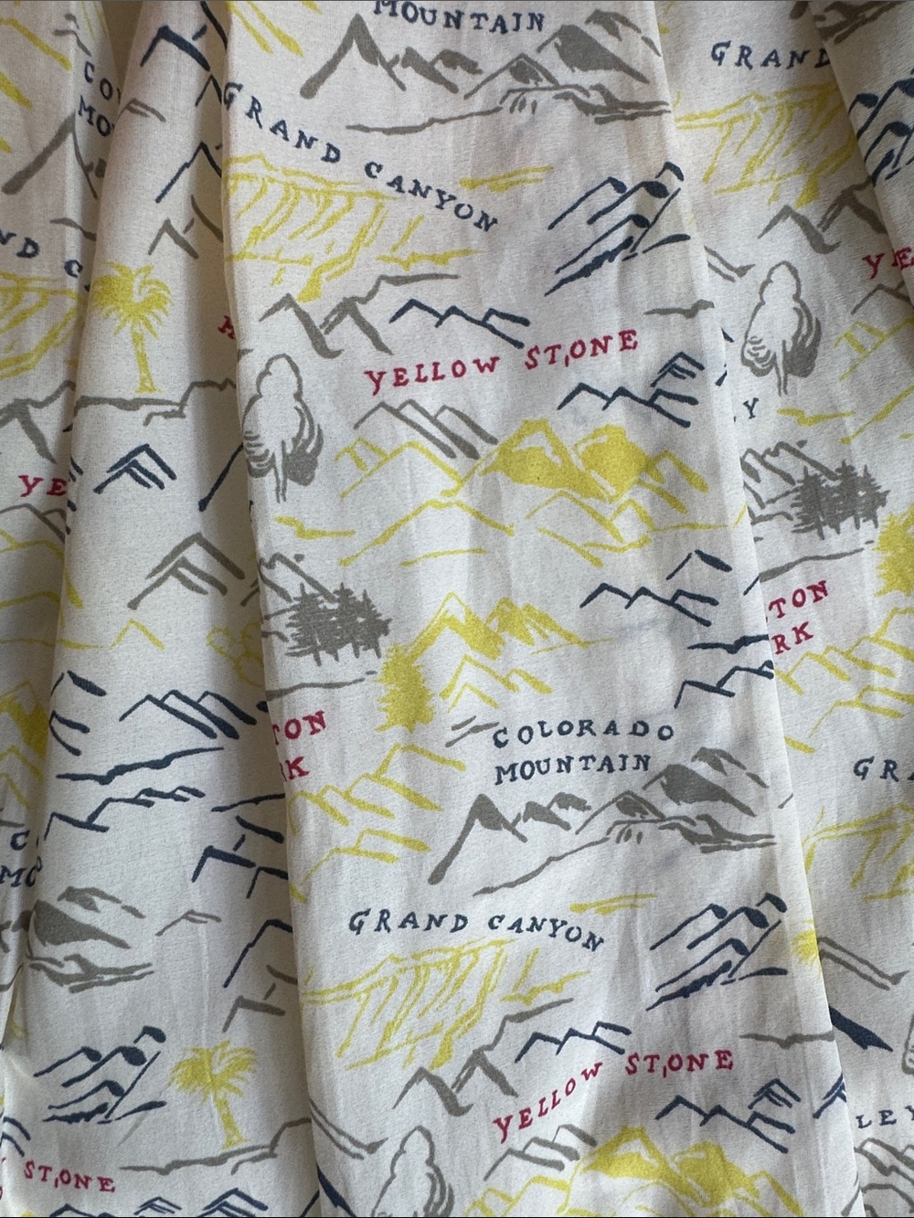 Boy. by Band Of Outsiders Cream Skirt with National Park Mountain Print - Picture 6 of 7